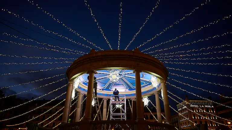 Tradicional inauguración del encendido de luces navideñas en Pamplona. PABLO LASAOSA