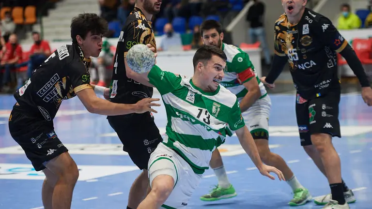 Partido de Balonmano entre el Ademar de Leon y el Anaitasuna. MIGUEL OSÉS