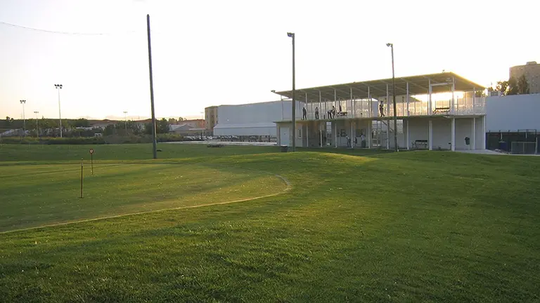 Imagen de las instalaciones de la UPNA para la práctica de golf. UPNA