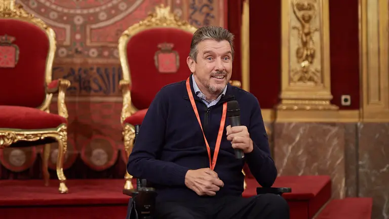 La presidenta de Navarra, María Chivite, preside la entrega de las Medallas al Mérito Deportivo correspondientes a la edición de 2021. Salón del Trono del Palacio de Navarra. MIGUEL OSÉS