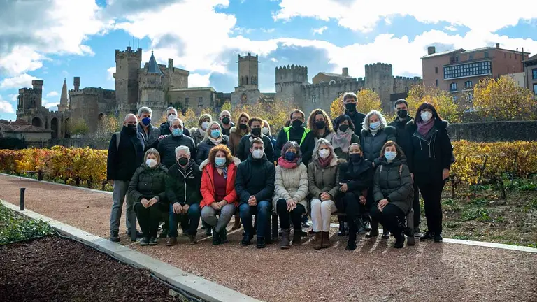 Visitantes y autoridades visitan uno de los puntos del rodaje de la serie estadounidense Vampire Academy