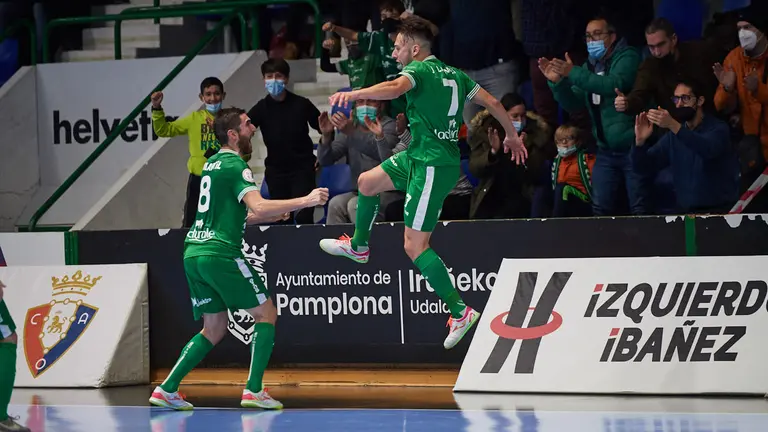 Partido de futbol sala entre el Osasuna Xota y el Valdepeñas disputado en el pabellón anaitasuna de Pamplona. MIGUEL OSÉS
