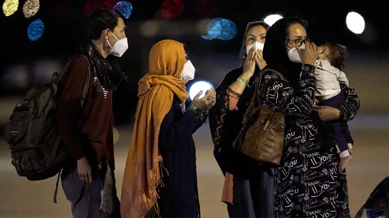 Varios afganos llegan a la Base Aérea de Torrejón de Ardoz (Madrid). A. Pérez Meca:Europa Press