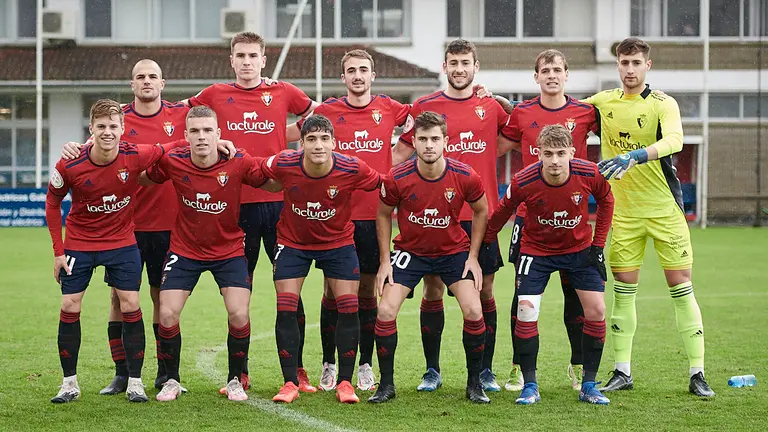 Osasuna Promesas se enfrenta al Gernika en las instalaciones de Tajonar. PABLO LASAOSA