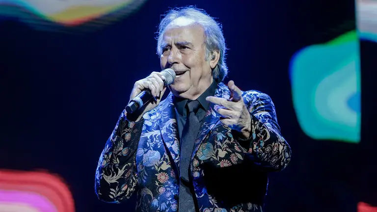El cantante Joan Manuel Serrat durante su actuaci&oacute;n en el WiZink Center de Madrid el 20 de enero del 2020. RICARDO RUBIO (EUROPA PRESS-ARCHIVO)