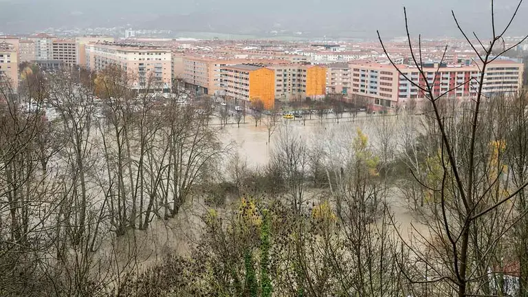 Inundaciones en Pamplona por el desbordamiento del río Arga, en su mayor crecida en 20 años. AYUNTAMIENTO DE PAMPLONA