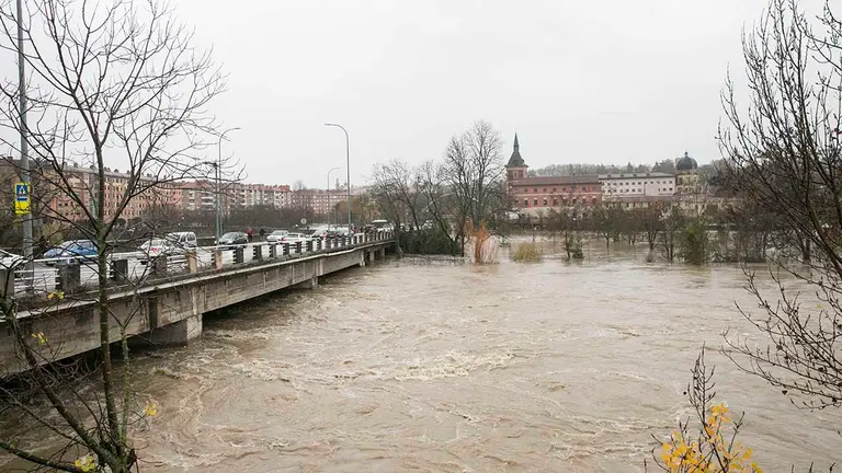 Inundaciones en Pamplona por el desbordamiento del río Arga, en su mayor crecida en 20 años. AYUNTAMIENTO DE PAMPLONA