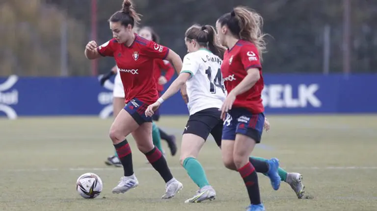 Partido Osasuna - Racing féminas en las instalaciones de Tajonar. @CAOsasuna.