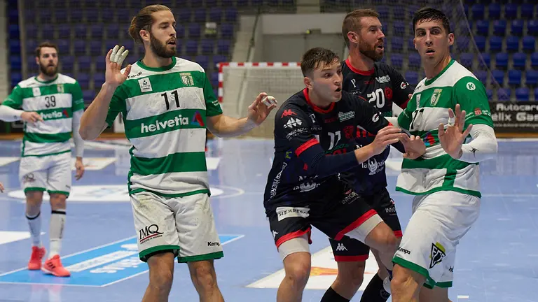 Partido de la liga Asobal entre Helvetia Anaitasuna y Viveros Herol Nava disputado en Pamplona. IÑIGO ALZUGARAY