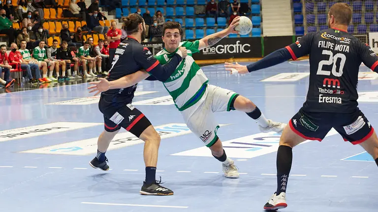 Partido de la liga Asobal entre Helvetia Anaitasuna y Viveros Herol Nava disputado en Pamplona. IÑIGO ALZUGARAY