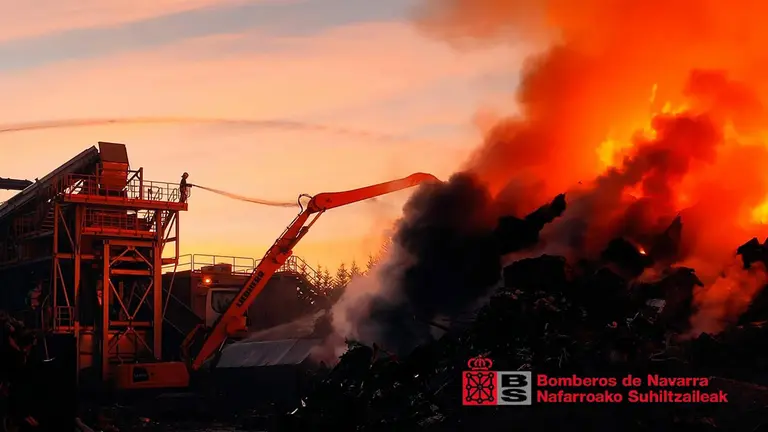 Imágenes del incendio en Berrioplano. BOMBEROS DE NAVARRA