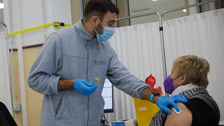 Apertura del nuevo centro de vacunación contra el Covid-19 en el Seminario de Pamplona. IÑIGO ALZUGARAY