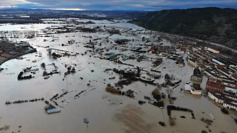 Campos anegados por el Ebro en Navarra - ALINAR