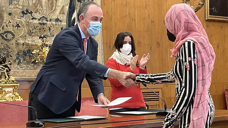 Personas en situación de riesgo de exclusión han llevado a cabo con éxito una experiencia laboral en la Universidad de Navarra y han recibido sus diplomas. COCEMFE