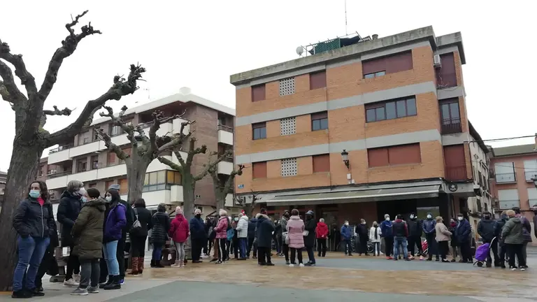 Concentración en Marcilla para protestar por la inseguridad que existe en la localidad por la mala gestión de un centro de menas. CEDIDA