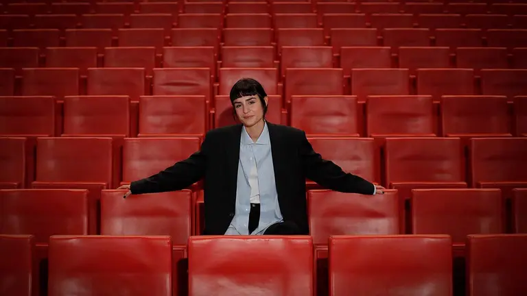 La cantante Natalia Lacunza durante la rueda de prensa que ha ofrecido este miércoles en el Baluarte de Pamplona para presentar el concierto que el 4 de enero ofrecerá dentro del Ciclo Auditorio del Festival Santas Pascuas. EFE/Villar López