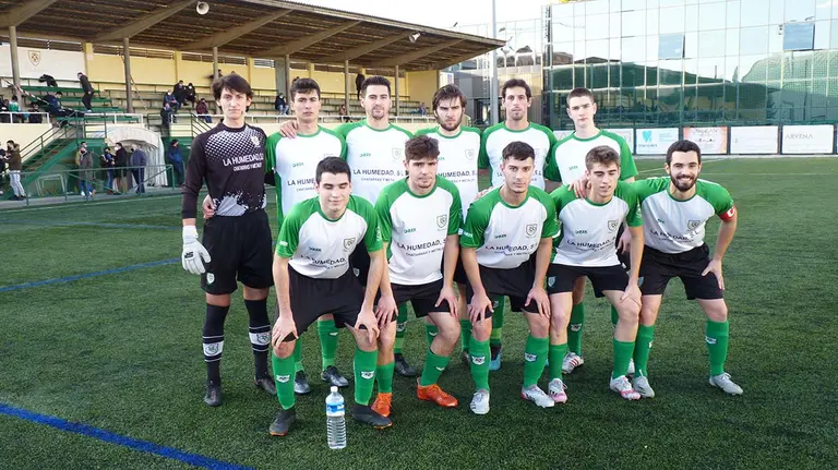 Equipo titular de Oberena en su estadio ante el Infanzones. Navarra.com