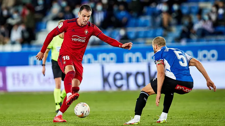 Kike Garcia en acción ante el Deportivo Alavés and CA Osasuna en Mendizorroza.
Inigo Larreina / AFP7 / Europa Press.