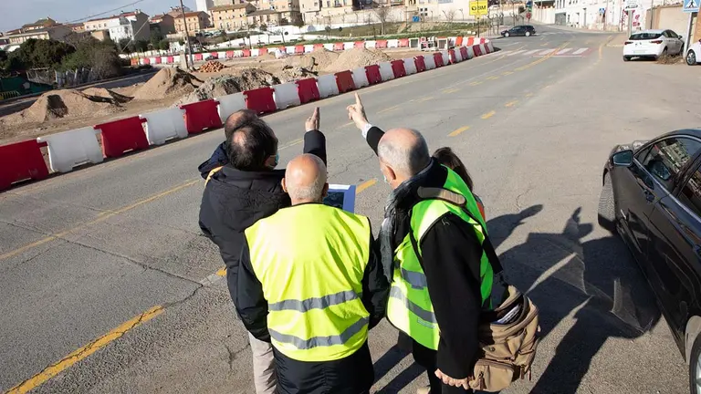 Comprobación de las obras de una rotonda en la NA-6840 en Murchante. GOBIERNO DE NAVARRA