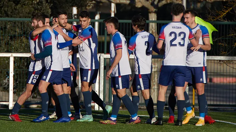 Partido de fútbol correspondiente a la categoría de Segunda RFEF entre UD Mutilvera y Logroñés B disputado en el estadio Mutilnova de Mutilva. IÑIGO ALZUGARAY