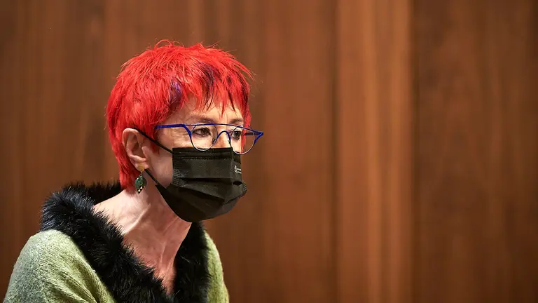 El vicepresidente del Gobierno, Javier Remírez y Santos Indurain, consejera de Salud, comparecen en rueda de prensa después de la tracidional sesión de Gobierno. PABLO LASAOSA