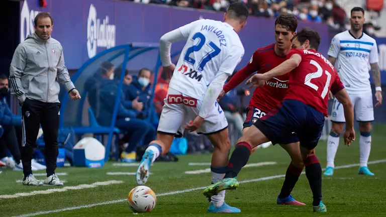 Partido amistoso entre Osasuna y Alavés disputado en el estadio de El Sadar. IÑIGO ALZUGARAY