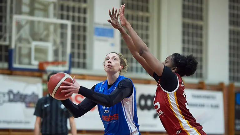 FNB Ardoi basket se enfrenta al  Alcobendas en Zizur. PABLO LASAOSA