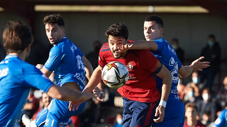 Osasuna Promesas se enfrenta al Laredo en las instalaciones de Tajonar. PABLO LASAOSA