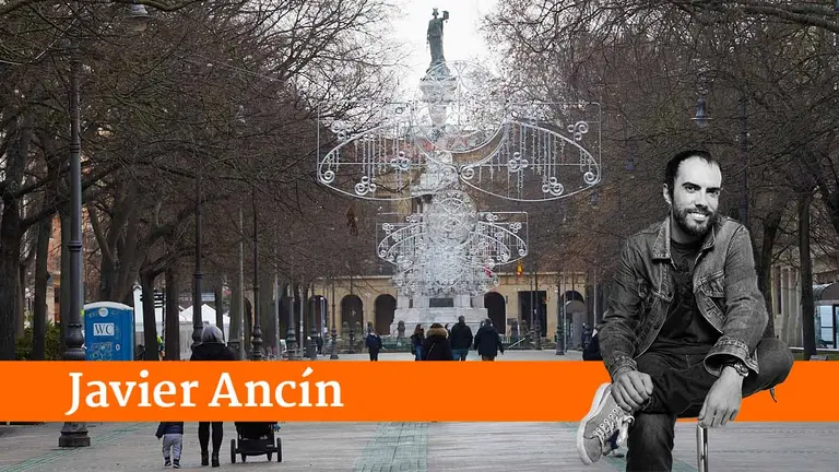 Varias personas de Pamplona tras la recuperación de la obligatoriedad del uso de las mascarillas en exteriores. IÑIGO ALZUGARAY