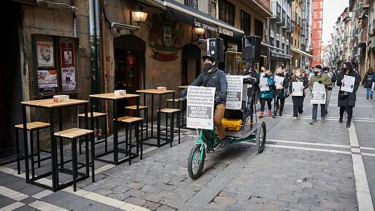 Rueda de prensa de la Asociación Navarra de Pequeña Empresa de Hostelería (ANAPEH) para explicar la situación actual del sector e informar acerca de una campaña con la que se pretende llamar la atención del Gobierno de Navarra sobre "la falta de empatía de las instituciones". PABLO LASAOSA