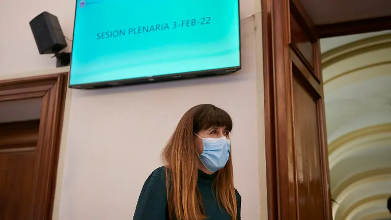 Maite Esporrín en el salón de plenos del Ayuntamiento de Pamplona. PABLO LASAOSA