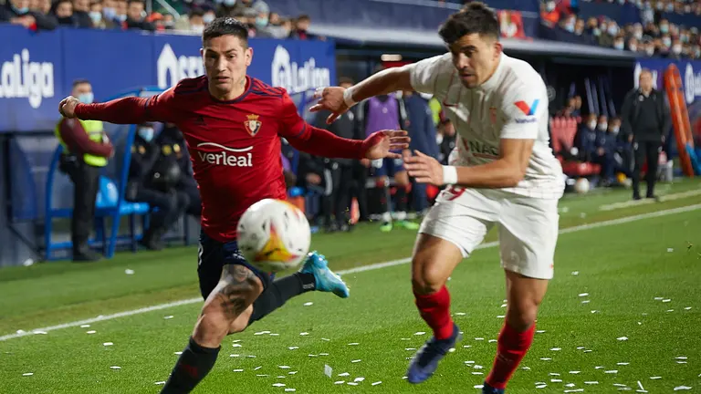 Partido de la Liga Santander entre Osasuna y Sevilla disputado en El Sadar. IÑIGO ALZUGARAY