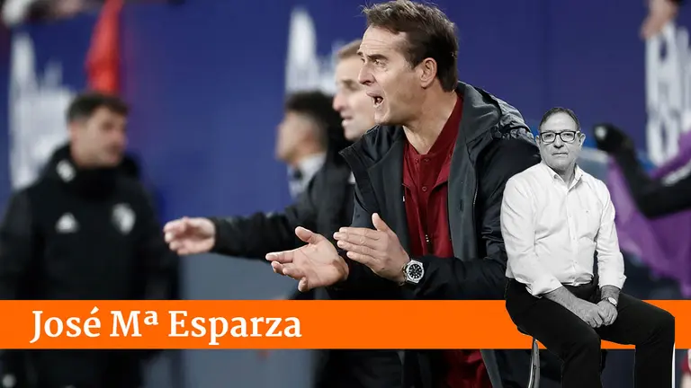 PAMPLONA, 05/02/2022.- El entrenador del Sevilla, Julen Lopetegui, durante el partido de Liga en Primera División ante Osasuna que disputan este sábado en el estadio de El Sadar, en Pamplona. EFE/Jesús Diges
