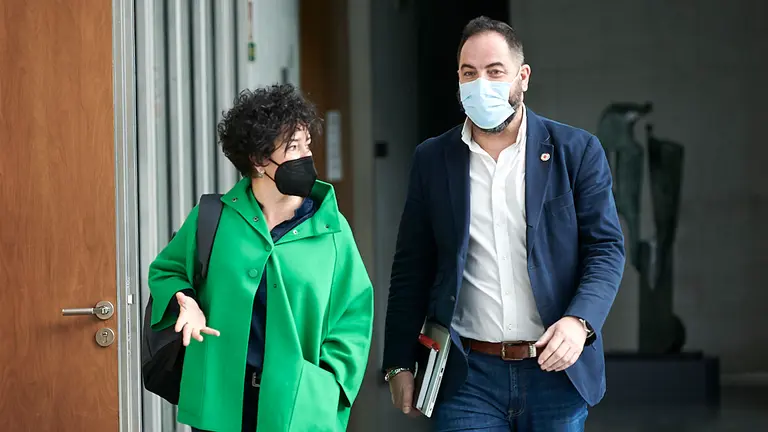 Inma Jurio y Ramón Alzórriz, ambos del PSN-PSOE, acceden a la Mesa y Junta de Portavoces. PABLO LASAOSA