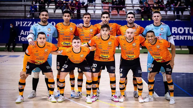 Equipo del Ribera Navarra Fs ante el Levante UDFS en Paterna. @RiberaNavarraFS.