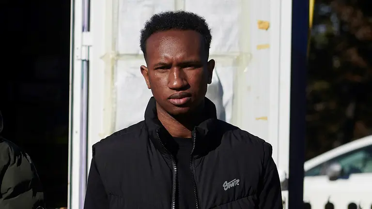 Alhassane Bah, joven de 18 años de Guinea Conakri que reside en Pamplona. EFE/IÑAKI PORTO