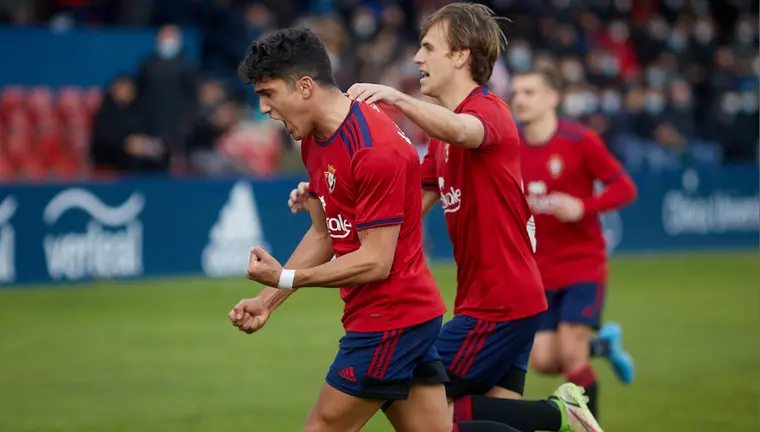 Partido de fútbol correspondiente al grupo 2 de la Segunda RFEF entre Osasuna Promesas y AD San Juan disputado en las instalaciones de Tajonar. IÑIGO ALZUGARAY
