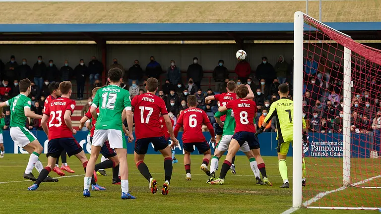 Partido de f&uacute;tbol correspondiente al grupo 2 de la Segunda RFEF entre Osasuna Promesas y AD San Juan disputado en las instalaciones de Tajonar. I&Ntilde;IGO ALZUGARAY