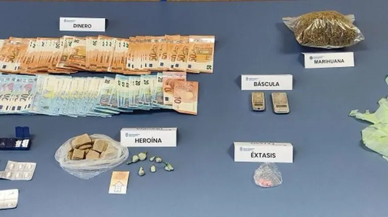 16-02-2022 Sucesos.- Desmantelado un punto de venta de hero&iacute;na en el barrio pamplon&eacute;s de San Juan.

La Polic&iacute;a Municipal de Pamplona desmantel&oacute; la semana pasada un punto de venta de hero&iacute;na en el barrio de San Juan y detuvo a una persona que presuntamente vend&iacute;a droga en su domicilio y que tambi&eacute;n se desplazaba a ciertos puntos previamente convenidos con los clientes.

SOCIEDAD ESPA&Ntilde;A EUROPA NAVARRA
POLIC&Iacute;A MUNICIPAL DE PAMPLONA
