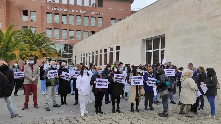 Los sindicatos del SNS piden en una concentración mejoras laborales para una plantilla agotada. EUROPA PRESS