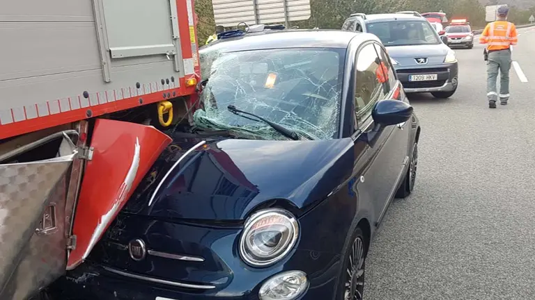 Colisión por alcance en Latasa. TWITTER POLICÍA FORAL