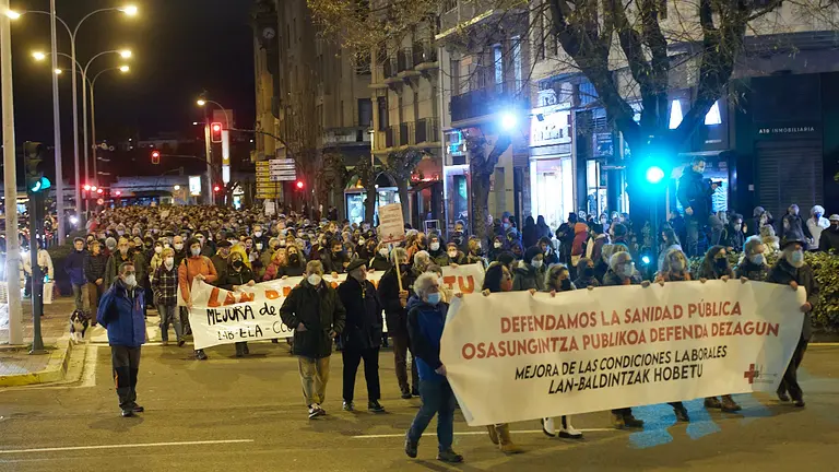 Manifestación convocada por la Plataforma Navarra de Salud con el lema 'Defendamos la salud pública'. IÑIGO ALZUGARAY