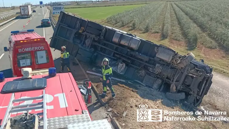 Accidente en la A68 en Fontellas. BOMBEROS DE NAVARRA