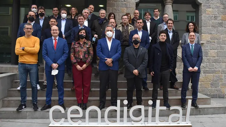 El presidente de la Confederación Empresarial Navarra (CEN), Juan Miguel Sucunza, presenta el Informe “Necesidades de las empresas navarras y proyectos tractores'. - CEN