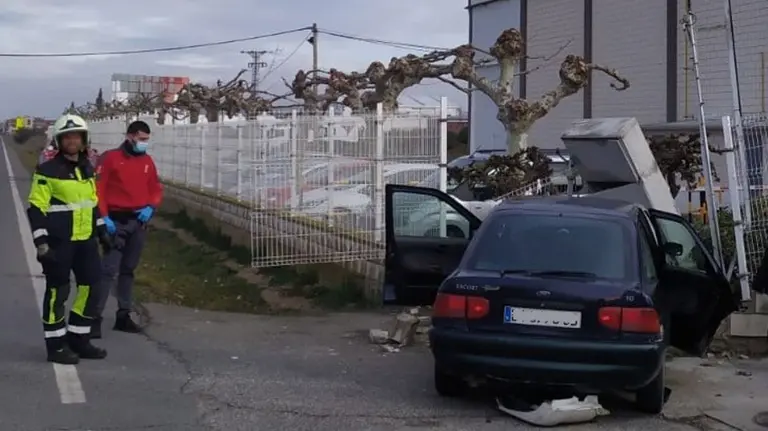 Dos heridos en una colisión entre un coche y un camión en Andosilla POLICÍA FORAL