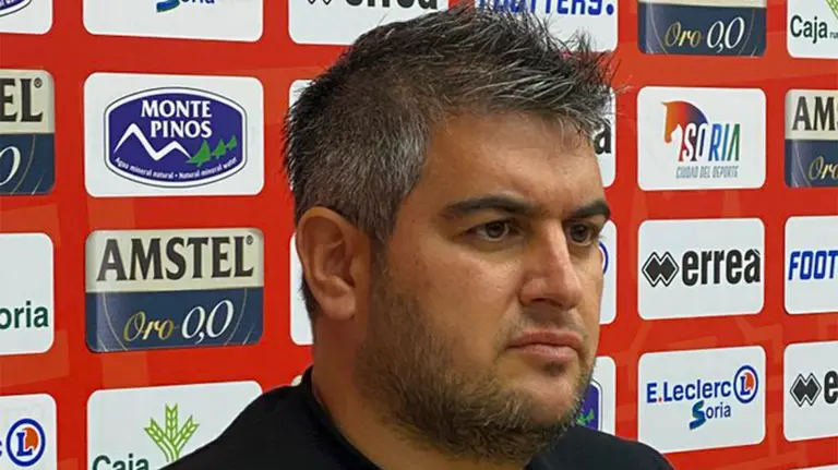 El soriano Álex Huerta es el nuevo entrenador del CD Izarra. @cdnumancia