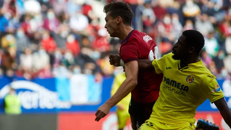 Partido de La Liga Santander entre Osasuna y Villarreal disputado en el estadio de El Sadar. IÑIGO ALZUGARAY