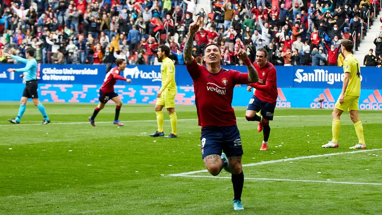 Partido de La Liga Santander entre Osasuna y Villarreal disputado en el estadio de El Sadar. IÑIGO ALZUGARAY