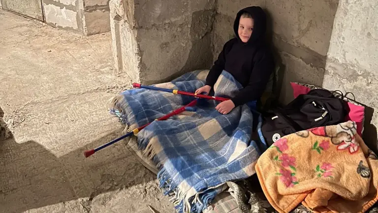 Kostya, el niño ucraniano que se curó en Pamplona y ahora resiste a las bombas en un búnker. CEDIDA