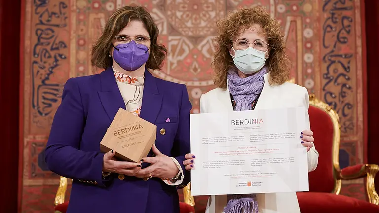 La presidenta de Navarra, María Chivite, preside el acto de entrega del Premio Berdinna a la igualdad entre mujeres y hombres en Navarra 2022, que este año ha recaído en COCEMFE Navarra (Confederación Española de Personas con Discapacidad Física y Orgánica). PABLO LASAOSA